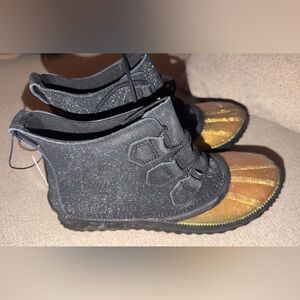 Sorel Black and Gold Women’s Boots